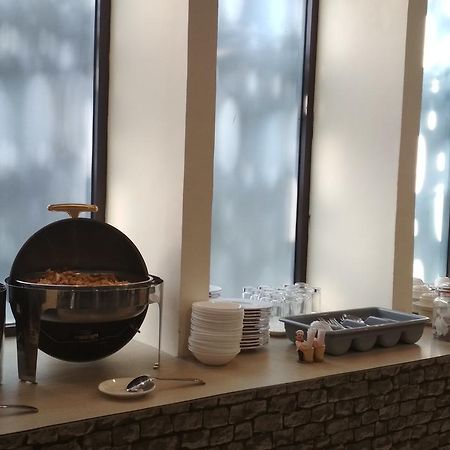 Kitara Hotel Jakarta Eksteriør billede